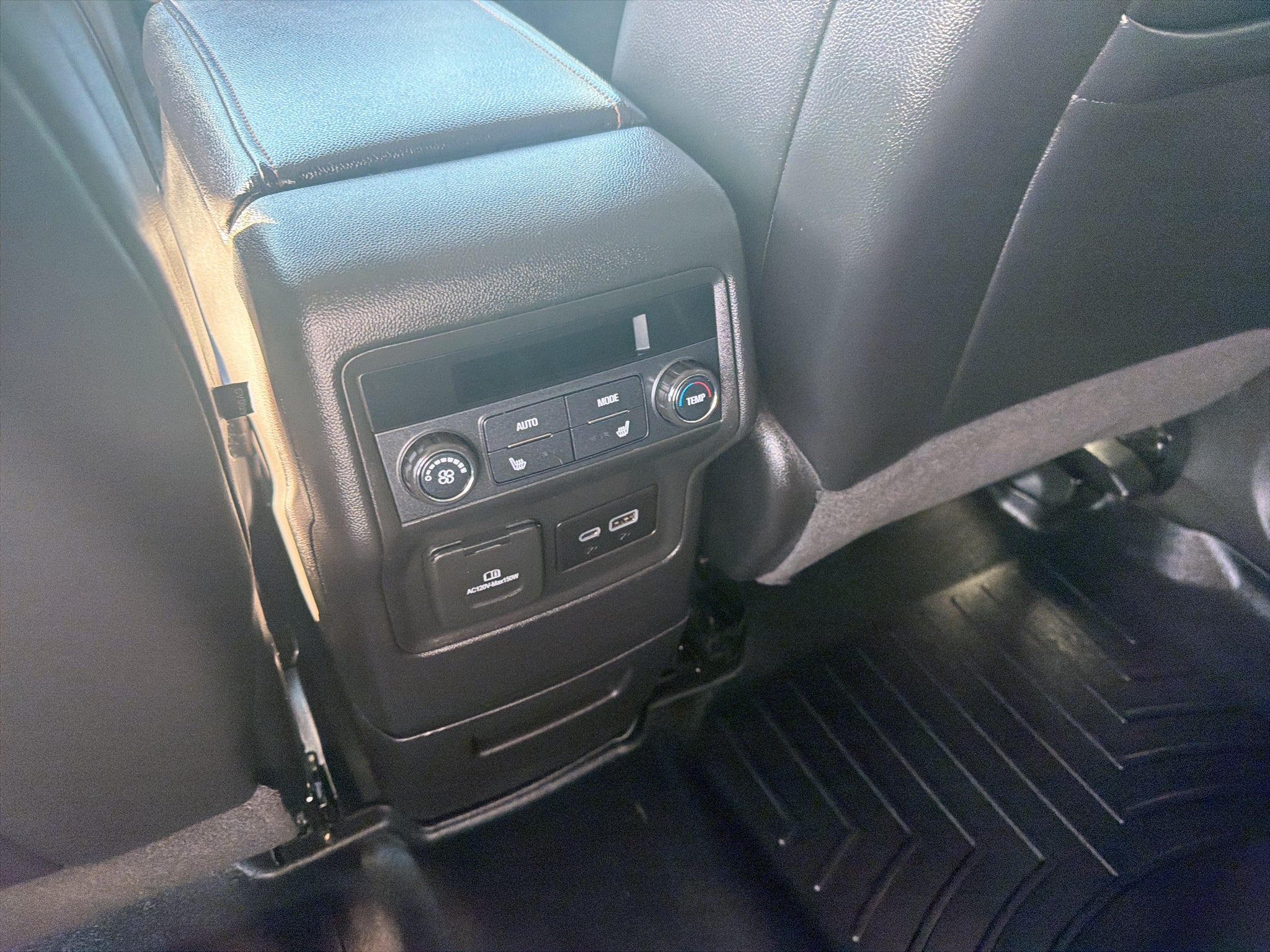 2022 GMC Acadia AT4