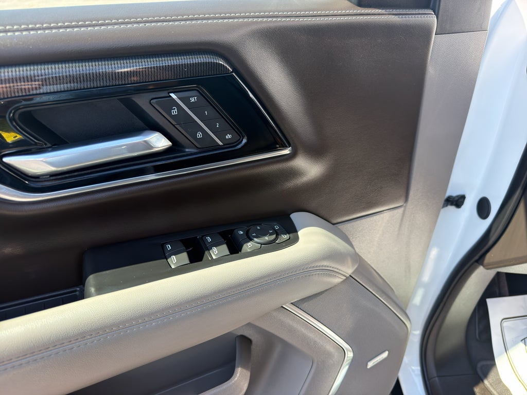 2025 GMC Yukon Elevation