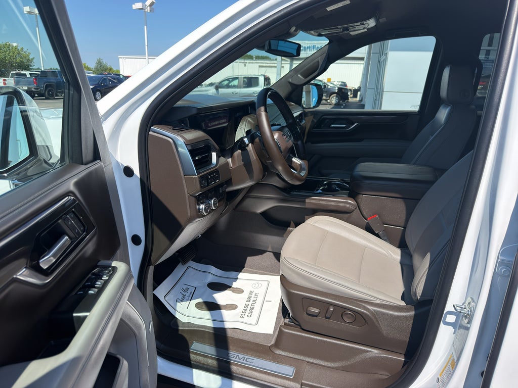 2025 GMC Yukon Elevation
