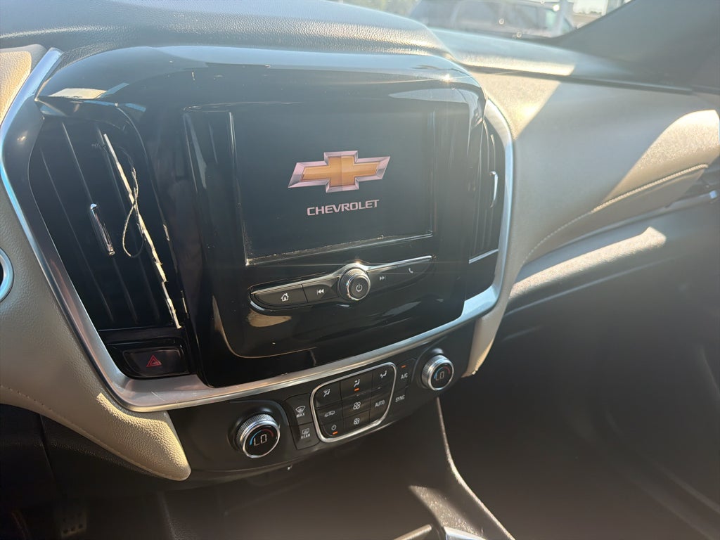 2022 Chevrolet Traverse LS