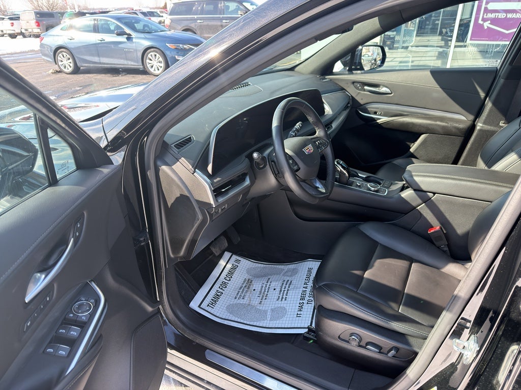 2025 Cadillac XT4 Premium Luxury