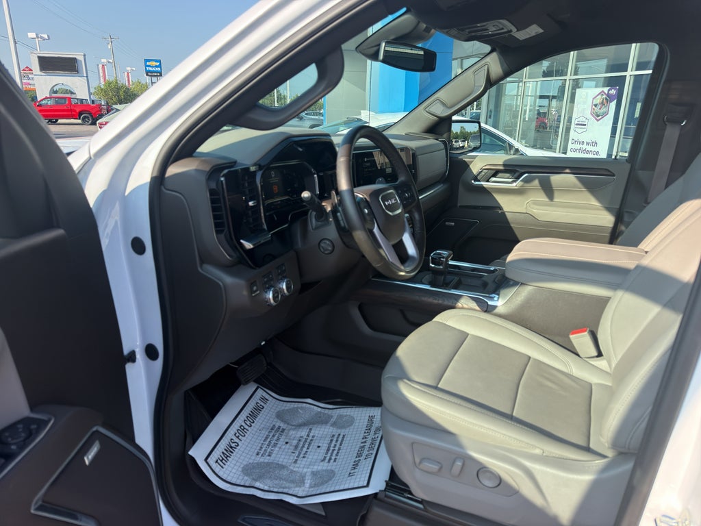 2025 GMC Sierra 1500 SLT