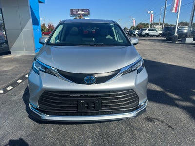 2021 Toyota Sienna XLE