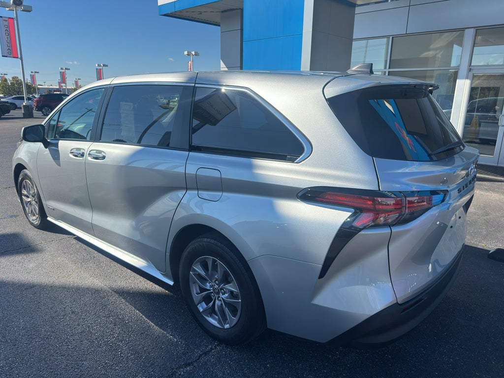 2021 Toyota Sienna XLE